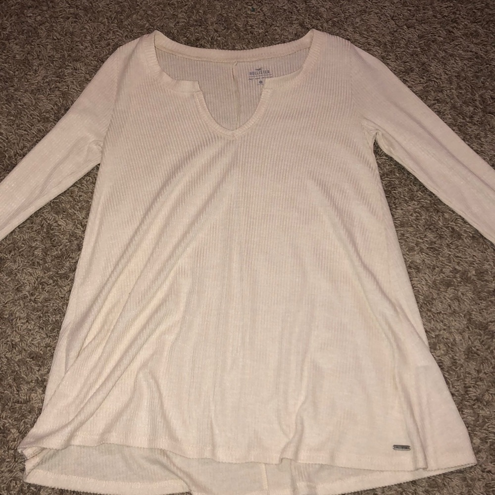Hollisywr long sleeve shirt.